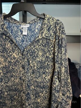 Catherines Women's 2X Blue and Beige Patterned Blouse